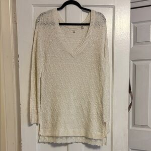 Chic Cream V-Neck Sweater